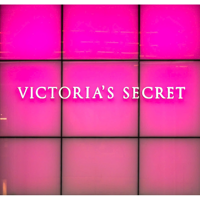 Xịt thơm toàn thân Aqua Kiss hãng Victoria's Secret chai 250ml của Mỹ