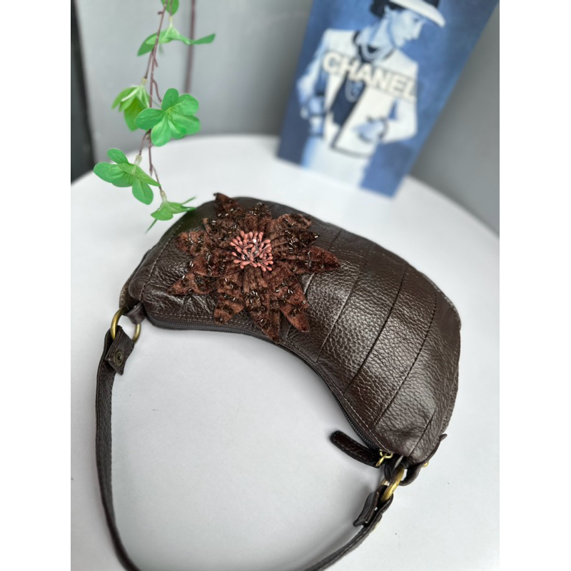 Túi đeo vai mộc bò ghép đính hoa vintage