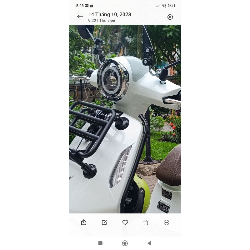 Kính chắn gió màu xám khói cho xe máy điện VinFast evo200