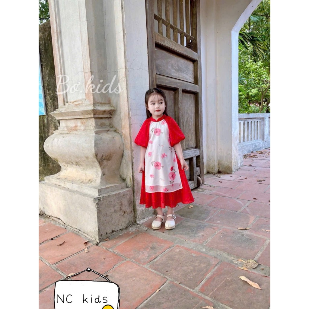 Áo dài cách tân bé gái Tay Bồng phối cùng chân váy xòe