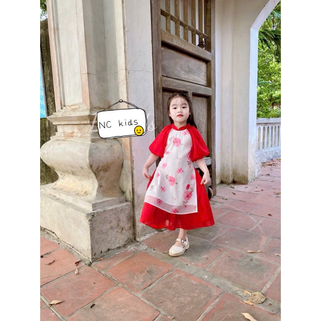 Áo dài cách tân bé gái Tay Bồng phối cùng chân váy xòe