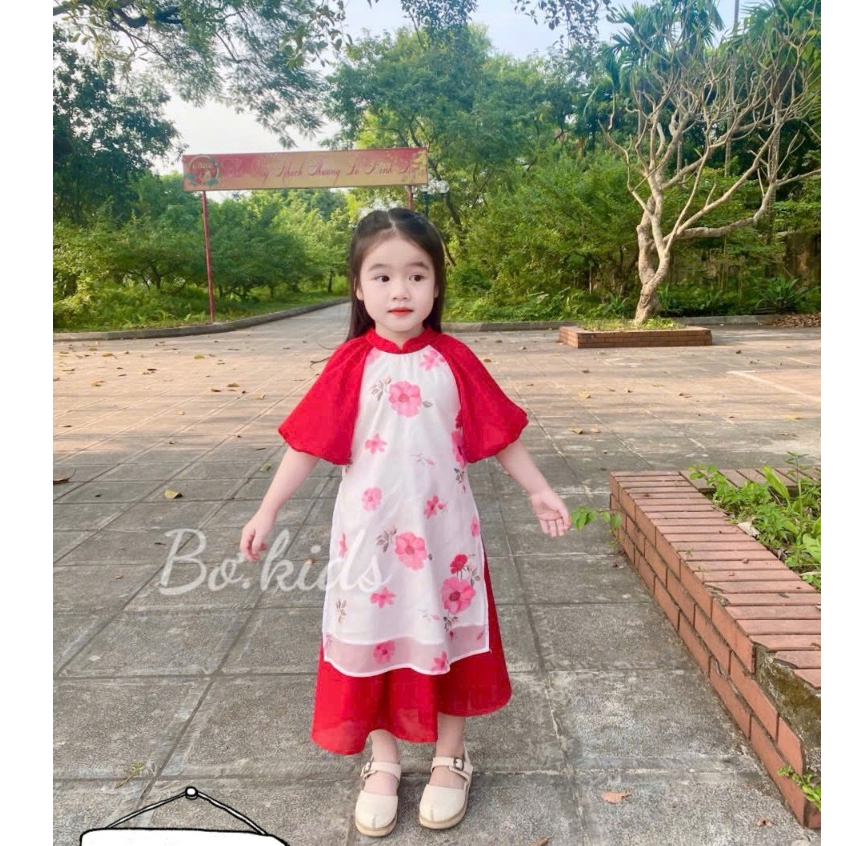 Áo dài cách tân bé gái Tay Bồng phối cùng chân váy xòe