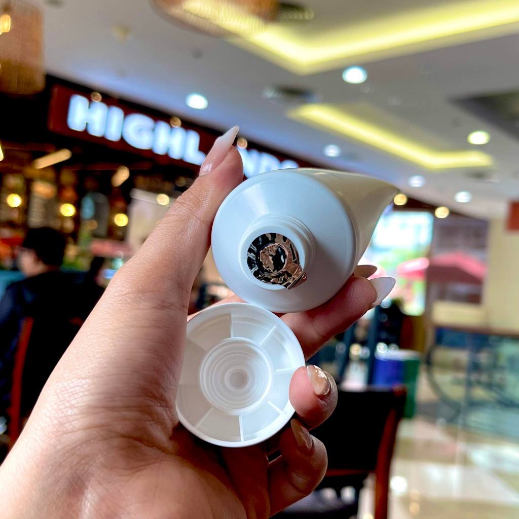 Sữa Rửa Mặt Dạng Gel Sạch Sâu Cho Da Dầu Mụn FEELXO: Glacier Matcha Cleansing Gel 150ML