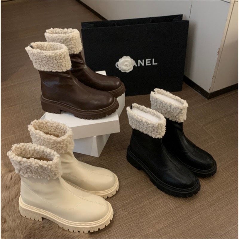 Bốt Da Nữ Cổ Lửng Phối Lông Đế Răng Cưa 2 màu Đen, Kem Sang Chảnh HOTTREND 2023 !