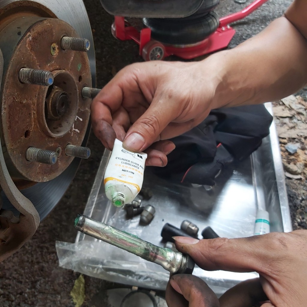 Típ mỡ tra ắc phanh, tra cupen phanh, côn xe máy, ô tô Kintech
