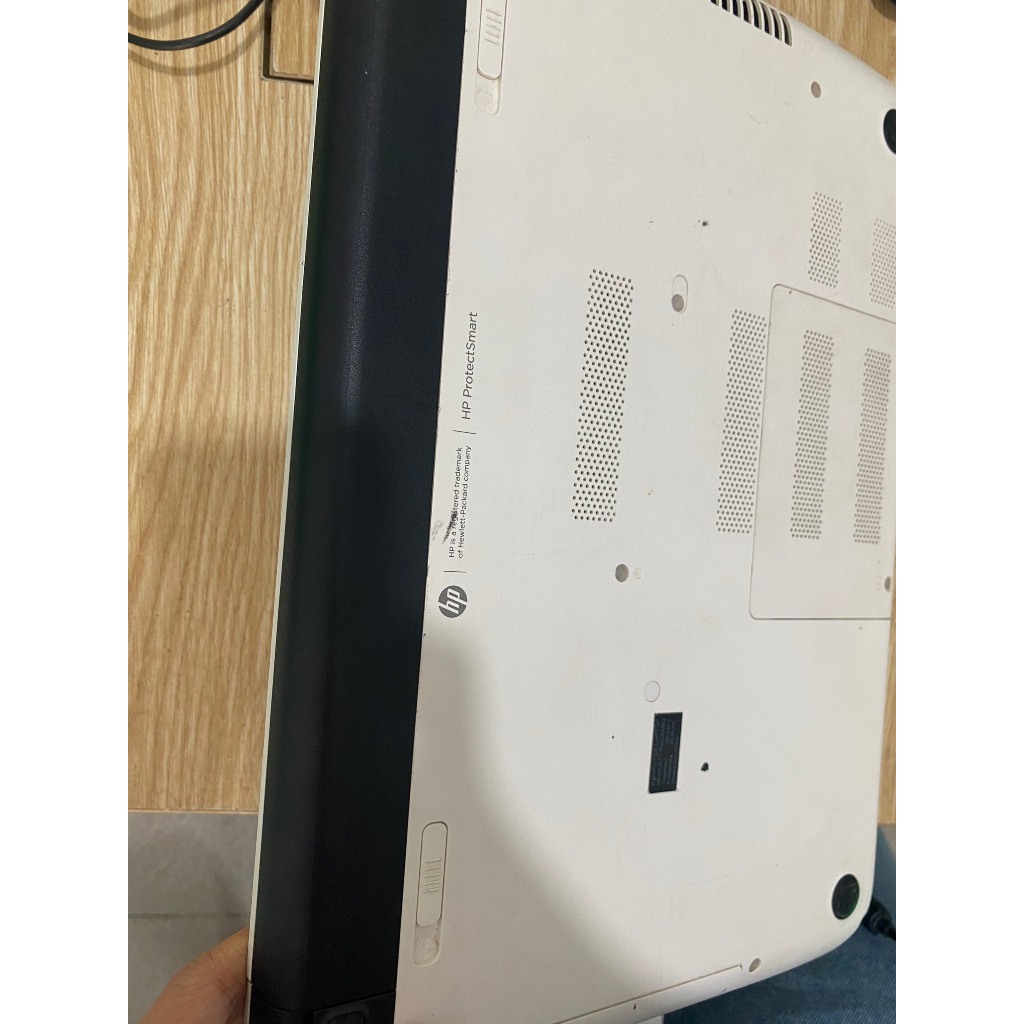 HP Pavilion 14-v014tx Notebook PC: i5-4210/8/128/VGA 2GB Share 6GB