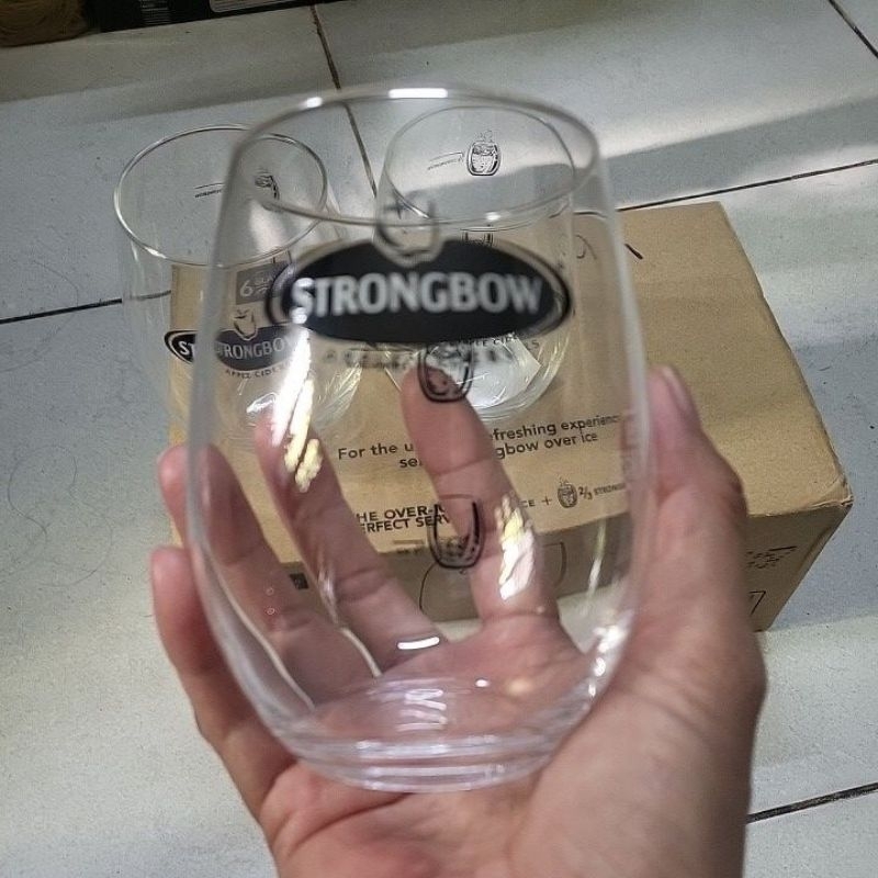 Ly thủy tinh strongbow 250ml