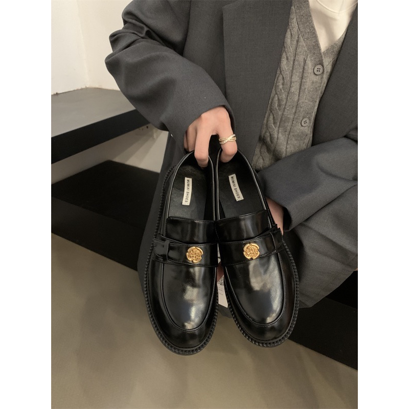 ( CÓ SẴN ) Giày Loafer Chamr Hoa Da Mềm MMX596 FORM GIÀY NHỎ TĂNG 1 SIZE