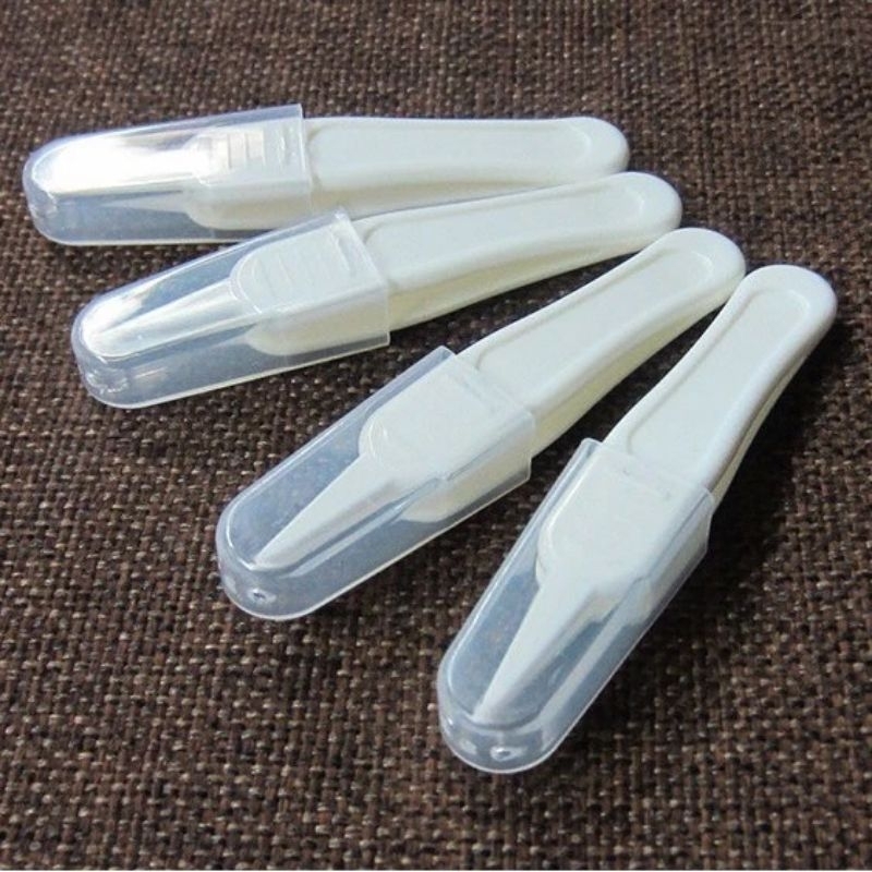 Nhíp gắp gỉ mũi cho bé