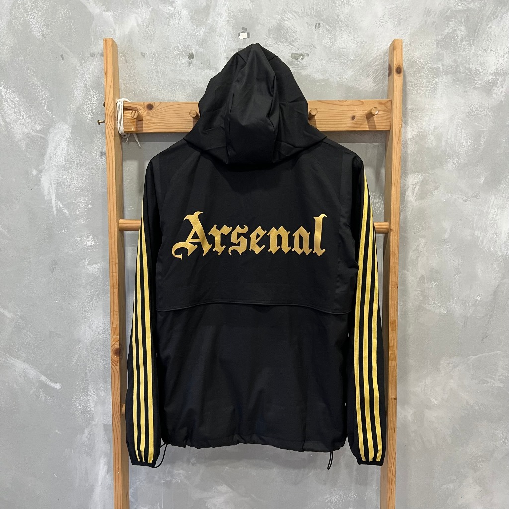 Áo khoác ARSENAL 2023  đen sọc vàng dài tay logo cây súng vải gió trượt nước, chống nắng