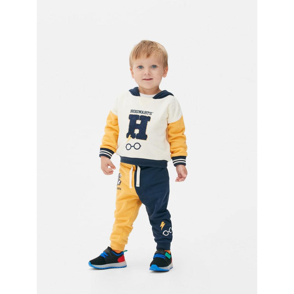 Bộ phối màu vàng than chữ H cho bé