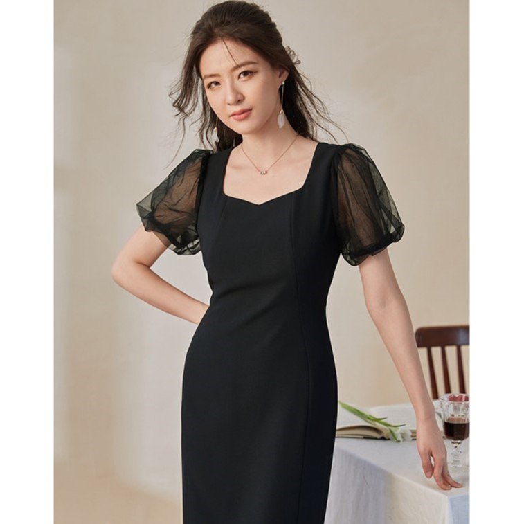 Đầm công sở tay voan phồng cổ lục giác màu đen