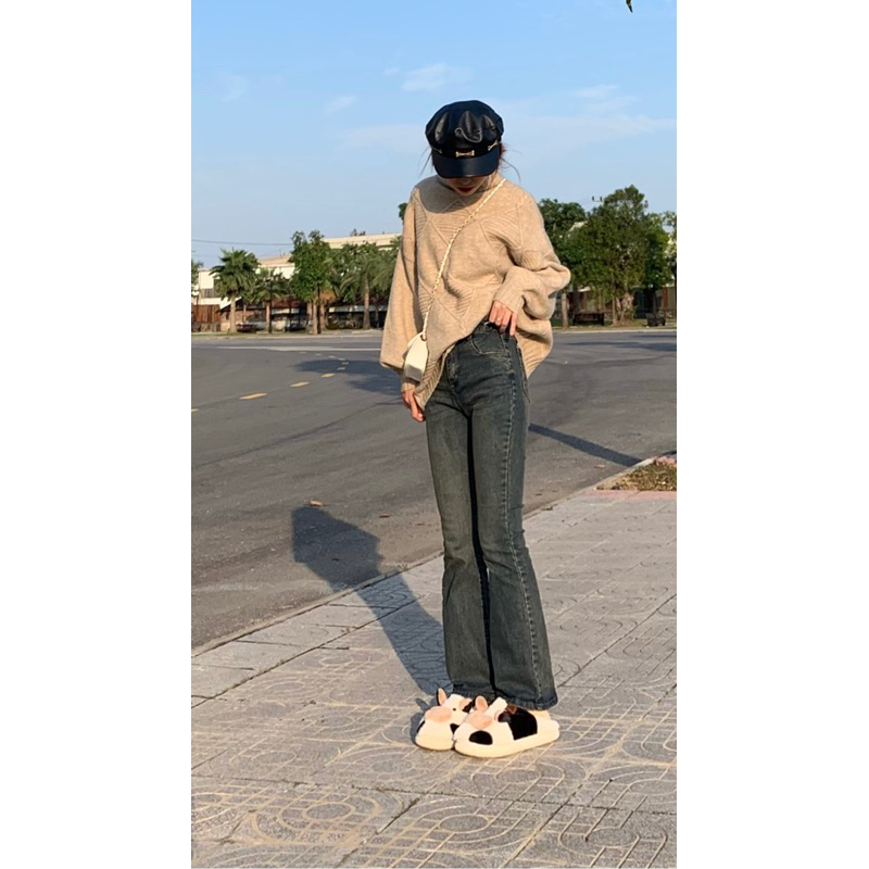 Quần jeans nữ ống loe may gấu màu xanh vintage mài bạc