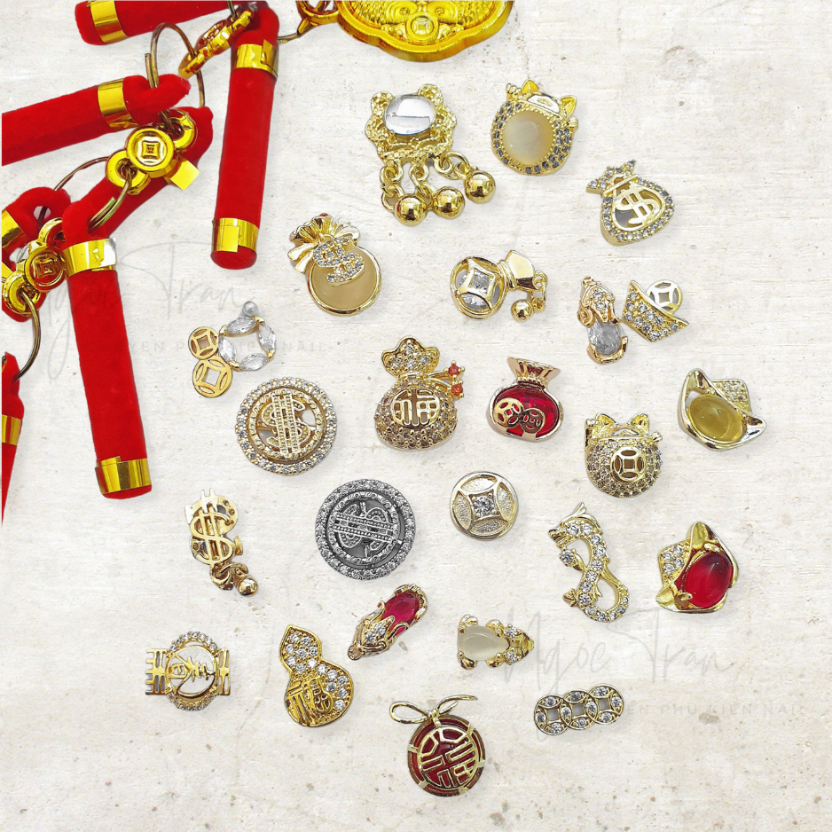 Charm Tết 2024 Cao Cấp Đính Móng | Mèo Chiêu Tài & Tiền Vàng