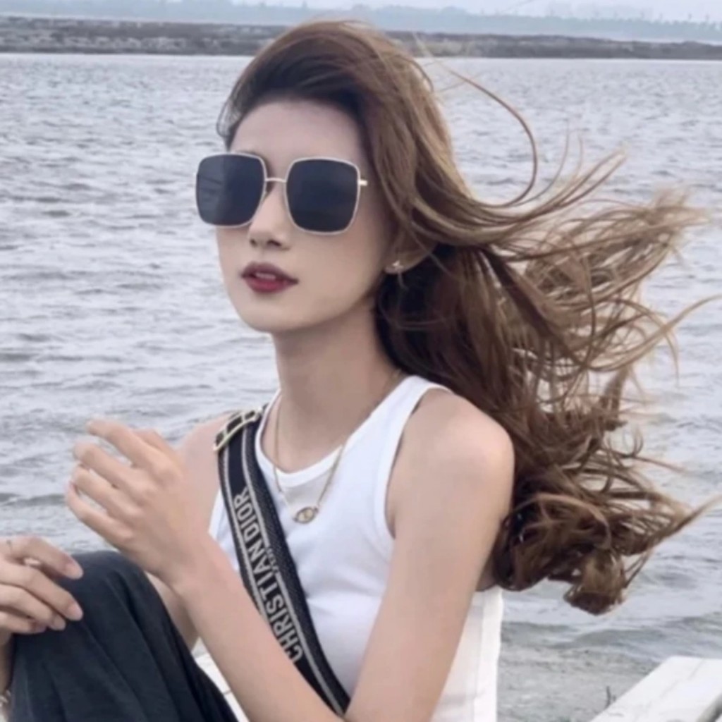 Kính Tráng Gương Nam Nữ Hàn Quốc