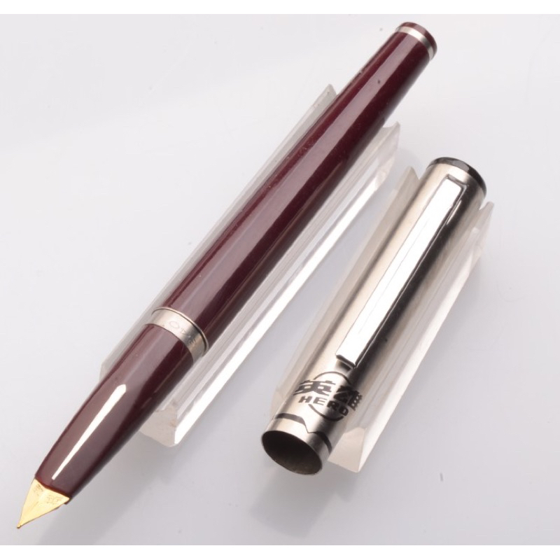 Bút máy cổ Hero 240