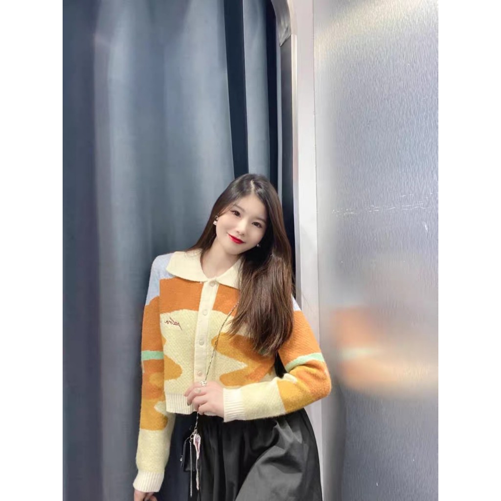 Áo len ngắn loang màu