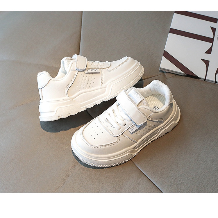 2395 - Giày thể thao quai dán 2 màu trắng/đen BTBG size 26-37