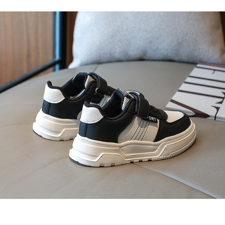 2395 - Giày thể thao quai dán 2 màu trắng/đen BTBG size 26-37