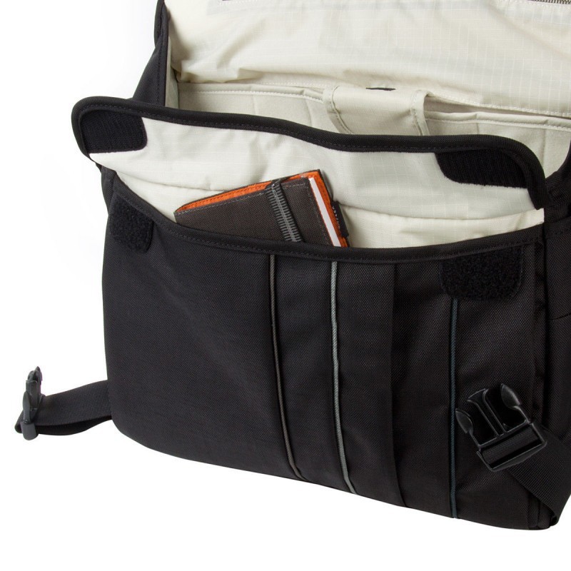 Túi máy ảnh đeo chéo Crumpler Jackpack 9000 size đại có ngăn đựng laptop vải chống nước