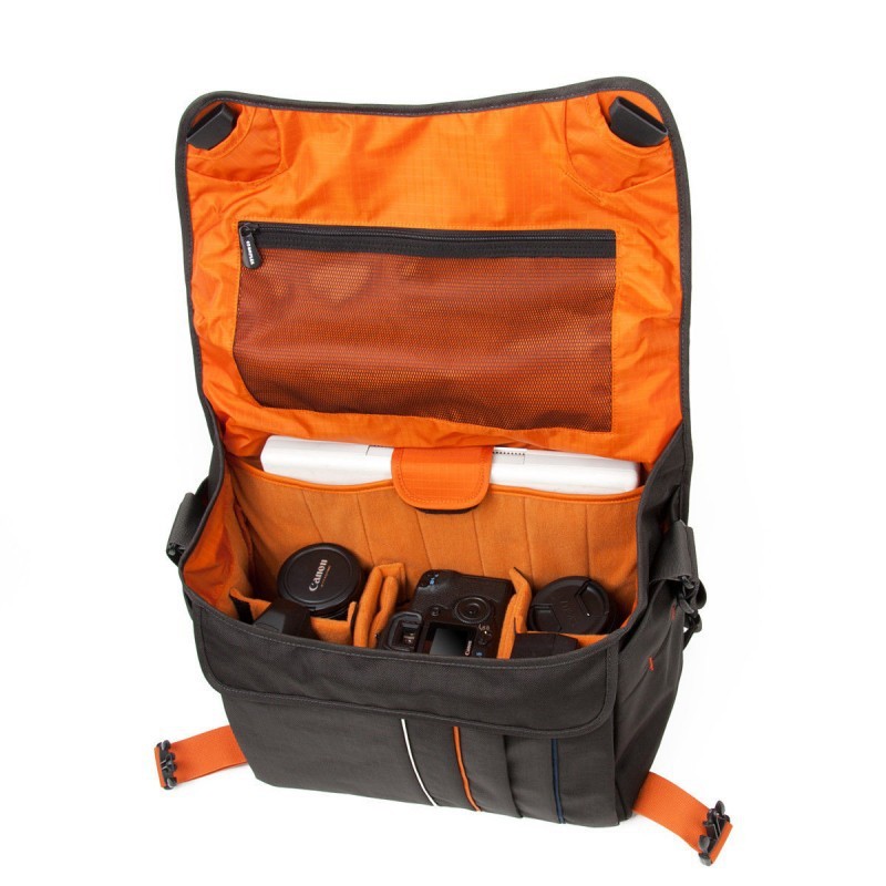 Túi máy ảnh đeo chéo Crumpler Jackpack 9000 size đại có ngăn đựng laptop vải chống nước