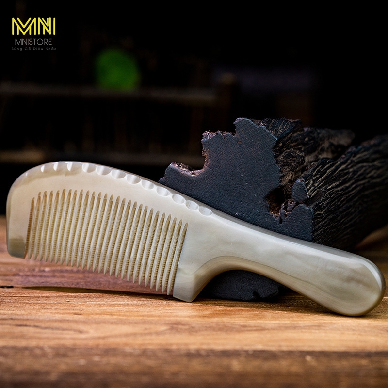 Lược sừng chuôi dài trơn trắng kích thước 16-22cm dày 3-11mm chống rụng tóc, giảm cảm giác đau đầu