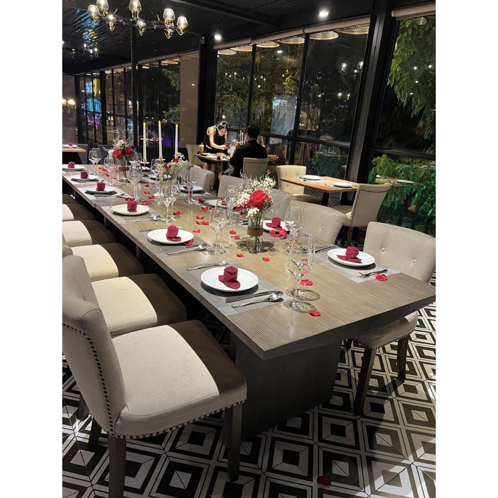 Bàn ăn Living Stone