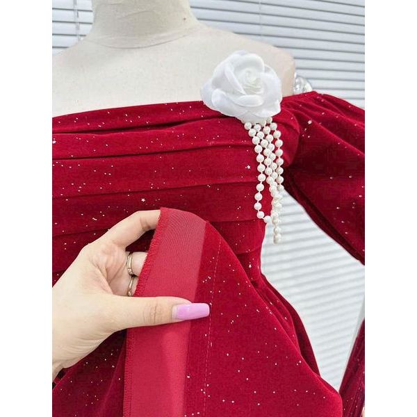 Đầm BBD nhung đỏ kim tuyến xếp ly ngực tay phồng noel/tết NÀNG CLOSET