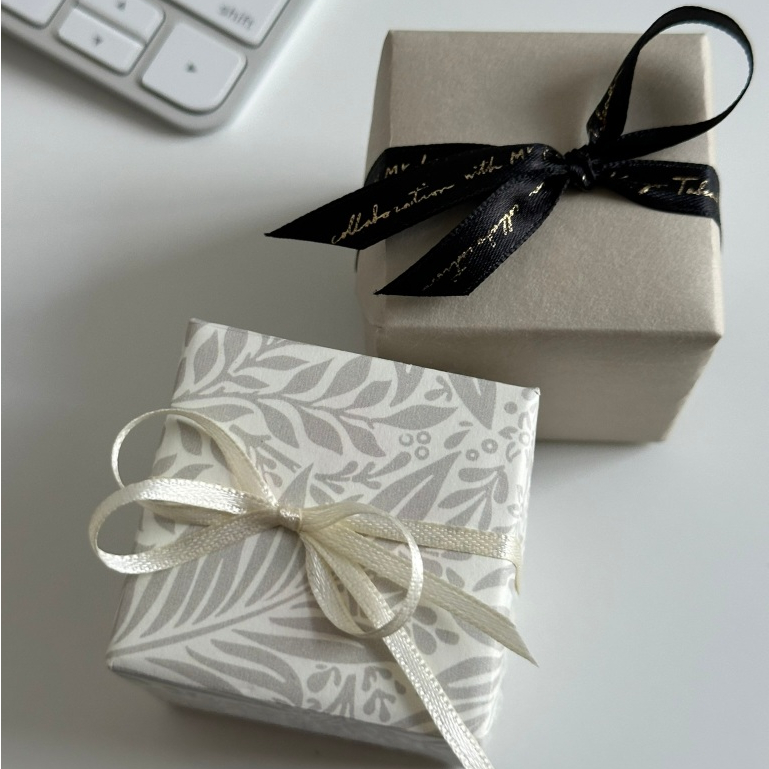 Dịch vụ gói quà đính kèm