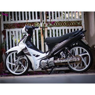 Tem Sirius RC V2 Trắng Đen