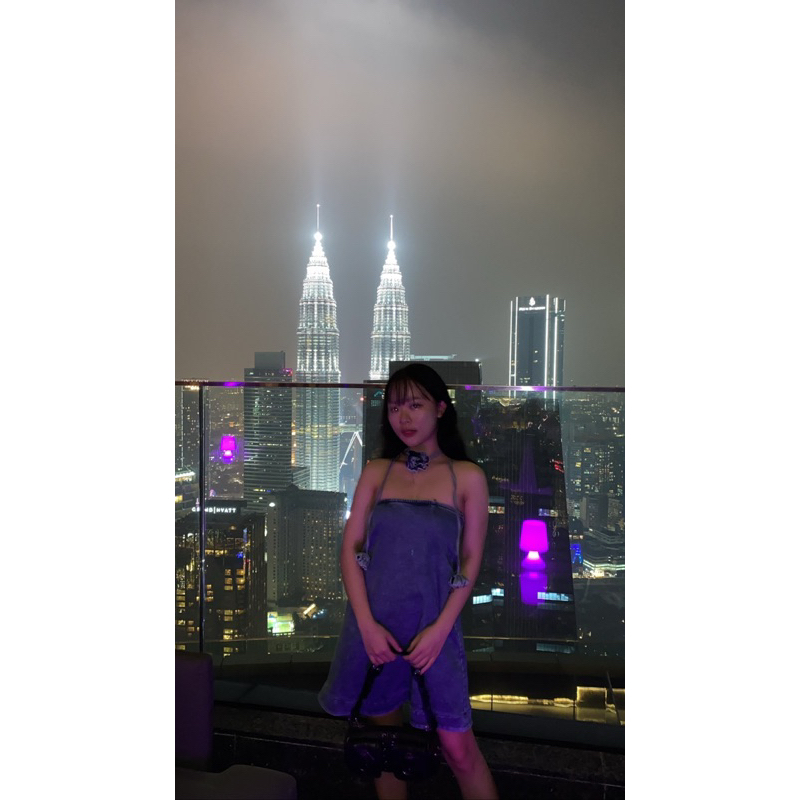 Pass đầm Cara Club kèm dây cổ