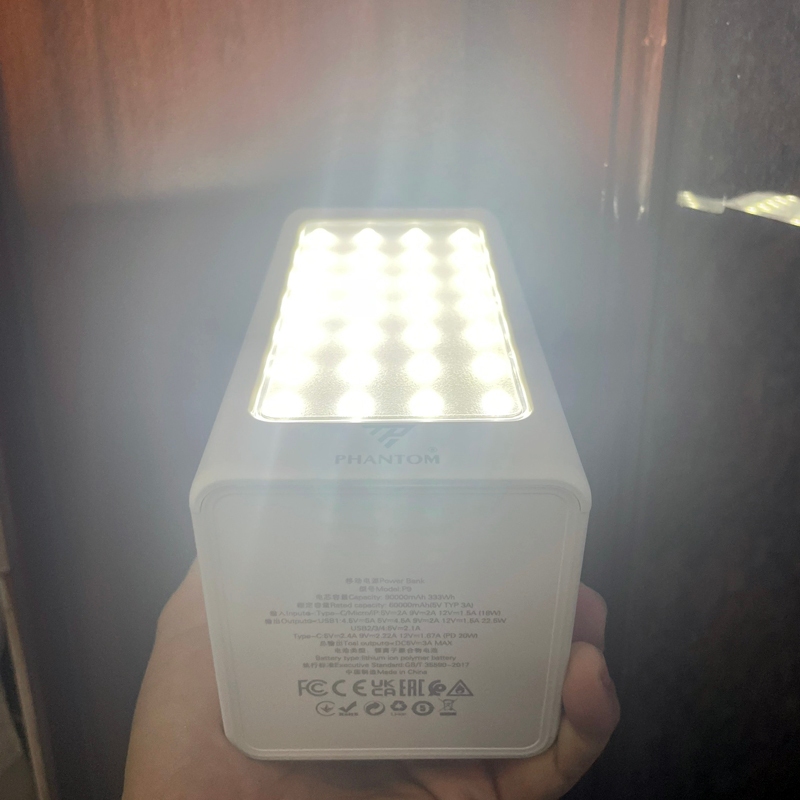 Pin dự phòng sạc nhanh PHANTOM P9 siêu khủng 90000mAh tích hợp 28 led - hỗ trợ QC 22.5 và PD 20W