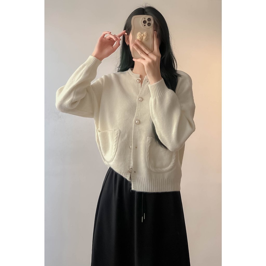 Áo cardigan vintage cúc ngọc 2 túi bên cổ tròn AoCDGcucngoc680_P2K2