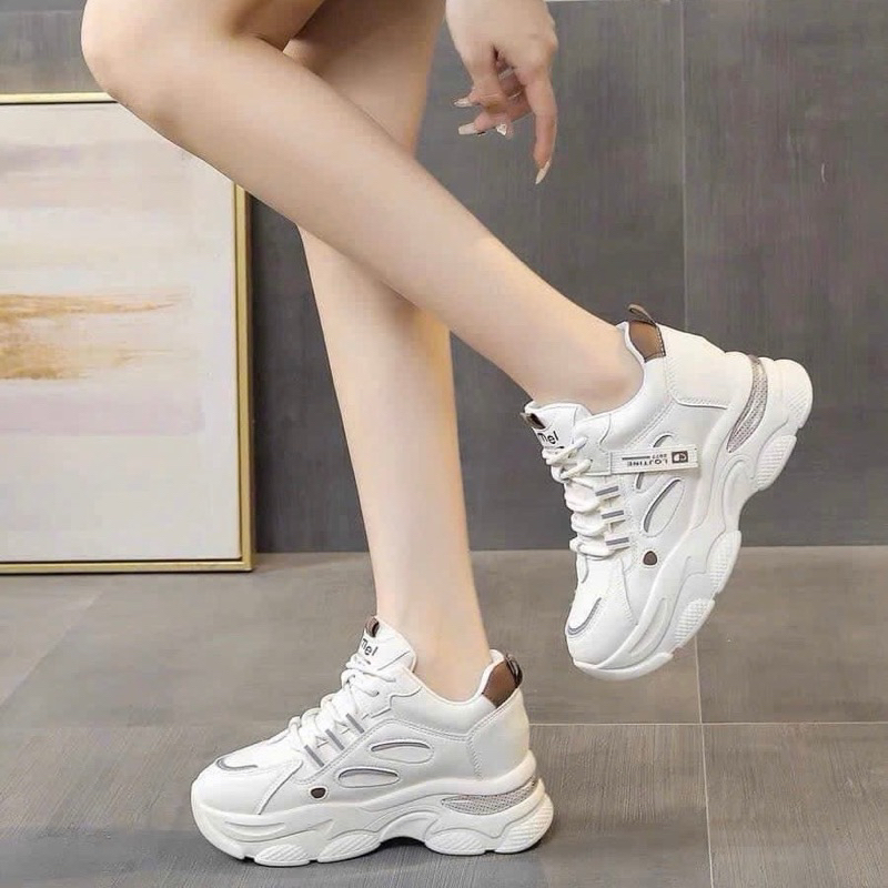 Giày thể thao độn đế nữ mã SPT21