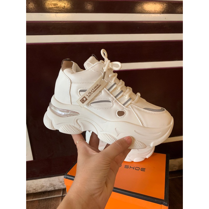 Giày thể thao độn đế nữ mã SPT21