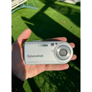 Sony Cybershot DSC-P100 màu ảnh hoài cổ, dễ sử dụng