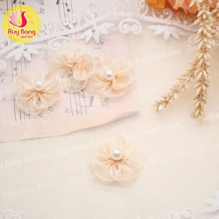 Hoa voan nhỏ nhụy trai dùng làm hoa đính kết váy, áo dài...