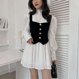 Set váy sơ mi yếm nhung 368