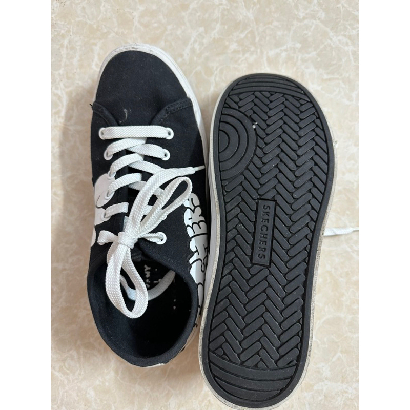 Pass giày Sketchs auth