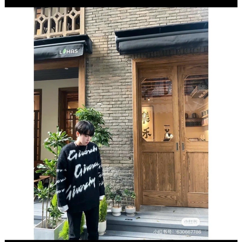 Áo Sweater Len Nam Nữ Givenchi Dệt Hoạ Tiết Chữ Lông Xù Trắng Hai Mặt Ống Bo Dày Dặn - Áo Len chất LoẠI 1