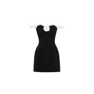 ITSCICICO - Đầm ROSABELLE trễ vai viền ren đính hoa dáng ôm