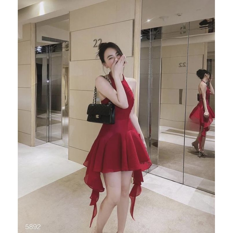 ĐẦM ĐỎ CỔ YẾM  HỞ LƯNG ĐAN DÂY TƠ BÈO DÀI