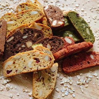 ( Siêu Sale 50% ) 1kg Bánh Biscotti - Granola , hỗ trợ Ăn Kiêng và Giảm Cân của Lộc Lá Healthy
