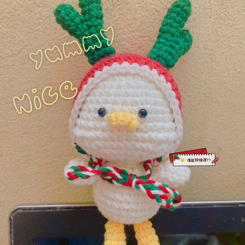 Vịt đội mũ noel bằng len có móc khoá