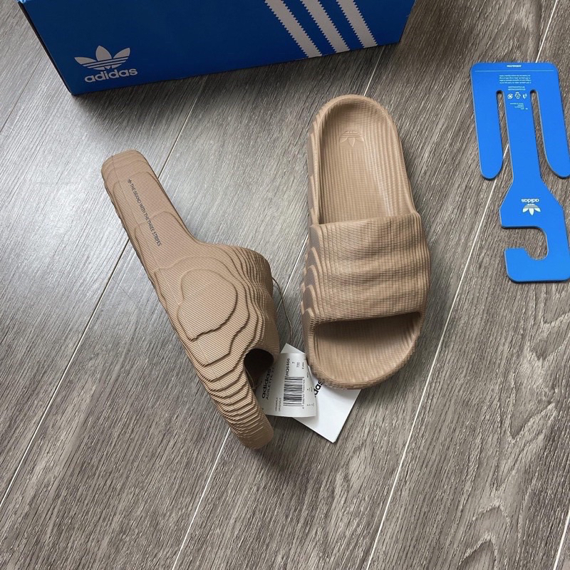 Dép adidas adilette22 hàng chính hãng giá tốt-fake đền gấp đôi