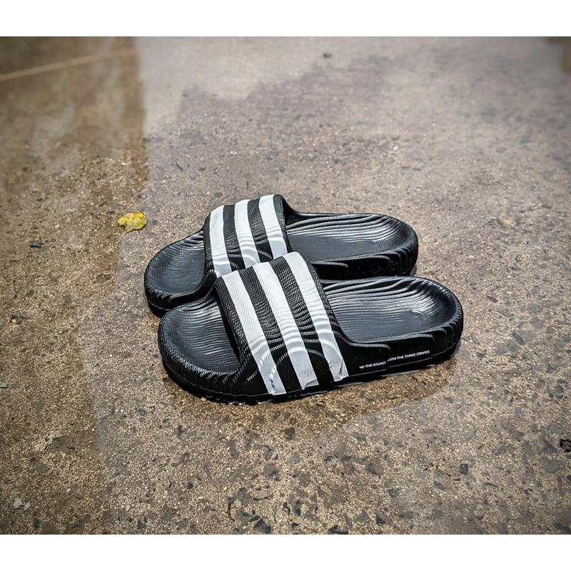 Dép adidas adilette22 hàng chính hãng giá tốt-fake đền gấp đôi