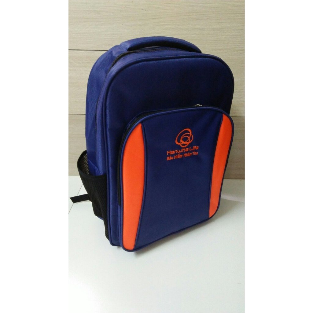 Balo in logo bảo hiểm Hanwha life làm quà tặng