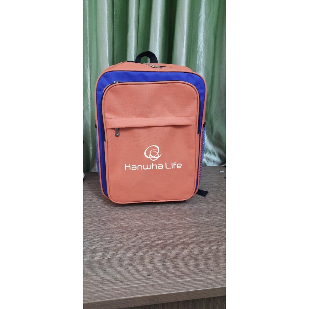 Balo in logo bảo hiểm Hanwha life làm quà tặng