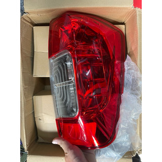 ĐÈN HẬU NAVARA NP300 ĐỜI 2015-2020