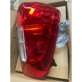 ĐÈN HẬU NAVARA NP300 ĐỜI 2015-2020